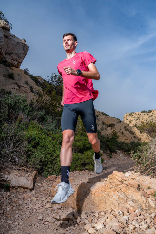 t-shirt running homme anti odeurs magenta